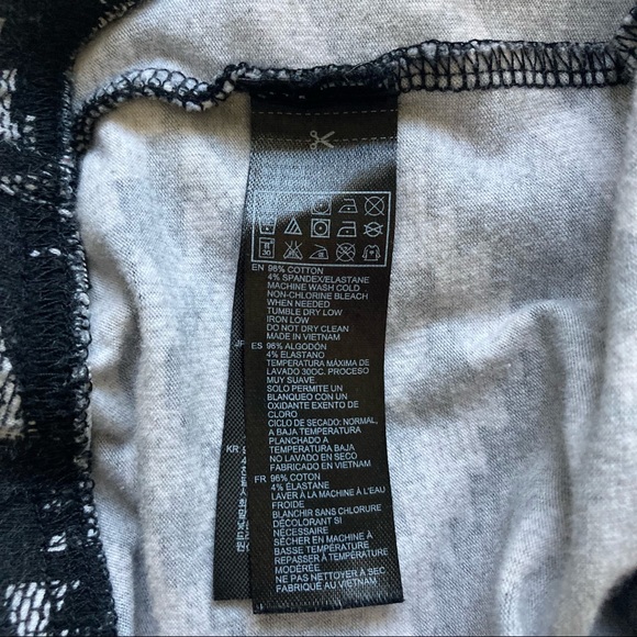 Forever 21 Black and White Geometric Aztec Print Leggings - Picture 6 of 6